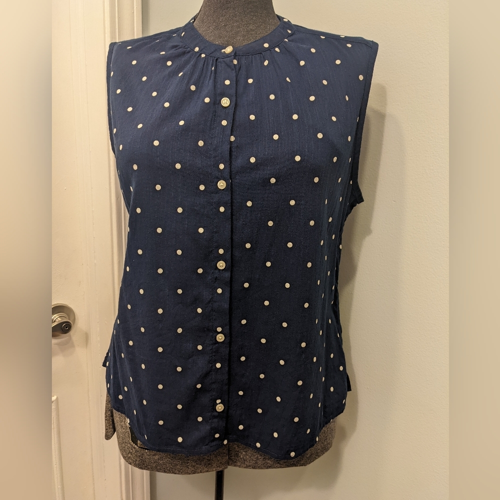 Old Navy lightweight sleeveless top